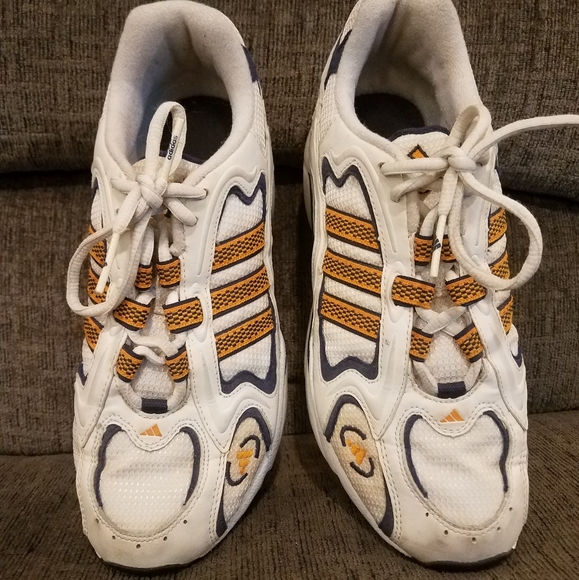 PRICE⬇️ADIDAS VINDICATORS 7.5 - Picture 12 of 14